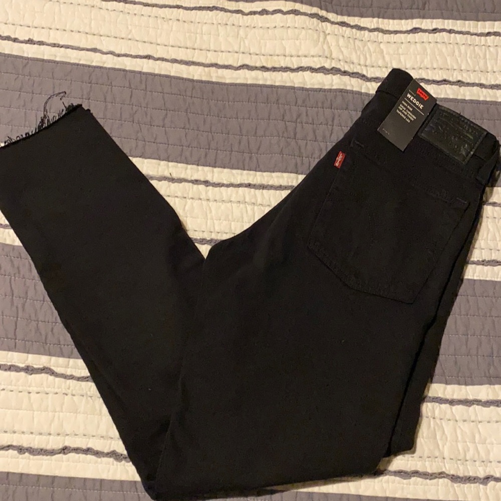 Levi’s black wedgie fit jean NWT